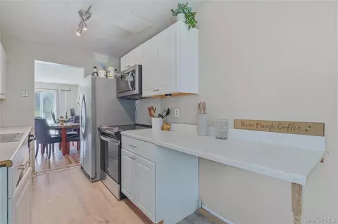 Kitchen - 31 Roundtree Ct, Beacon, NY 12508 photo 1 of 3