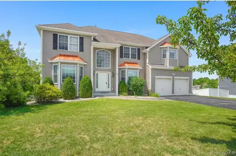 Exterior - 36 Thames Rd, Poughkeepsie, NY 12603 photo 2 of 9