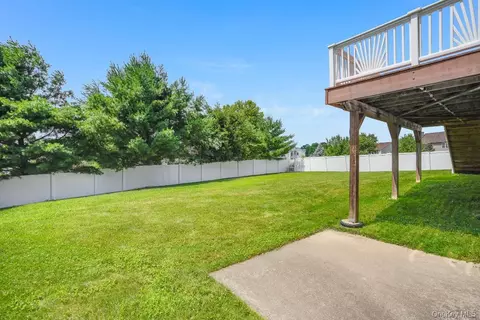 Exterior - 36 Thames Rd, Poughkeepsie, NY 12603 photo 7 of 9