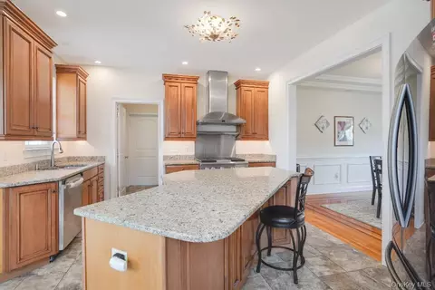 Kitchen - 36 Thames Rd, Poughkeepsie, NY 12603 photo 3 of 3