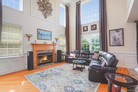 Living - 36 Thames Rd, Poughkeepsie, NY 12603 photo 1 of 2