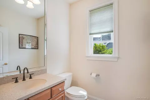 Bath - 36 Thames Rd, Poughkeepsie, NY 12603 photo 3 of 4