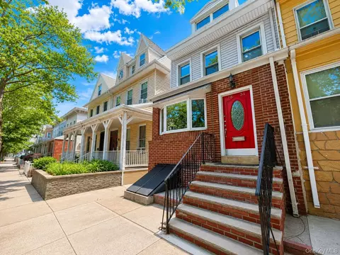 78-51 80th St, New York, NY 11385