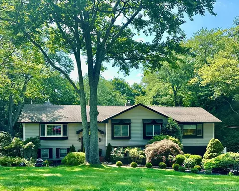 63 Raemont Rd, Granite Springs, NY 10527