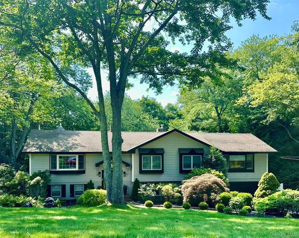 63 Raemont Rd, Granite Springs, NY 10527