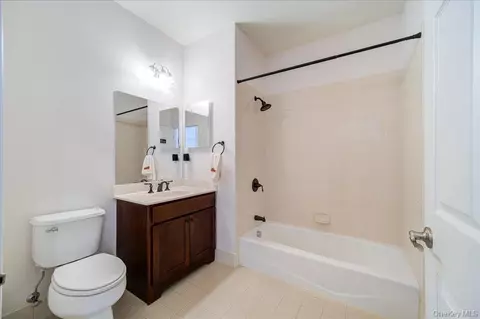Bath - 732 Regency Dr #732, Fishkill, NY 12524 photo 1 of 5