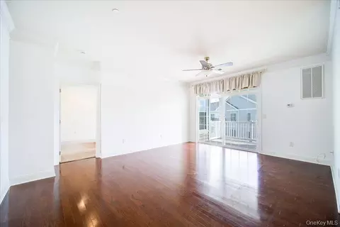 Living - 732 Regency Dr #732, Fishkill, NY 12524 photo 6 of 8