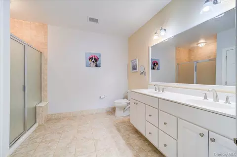 Bath - 732 Regency Dr #732, Fishkill, NY 12524 photo 4 of 5