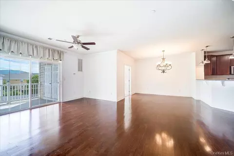 Living - 732 Regency Dr #732, Fishkill, NY 12524 photo 4 of 8