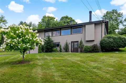 239 Carolina Rd, Yorktown, NY 10598