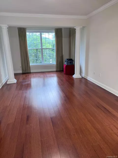 Living - 622 Regency Dr, Wappinger, NY 12524 photo 2 of 3