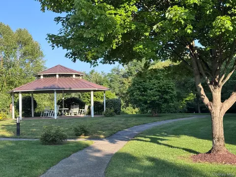 Exterior - 622 Regency Dr, Wappinger, NY 12524 photo 1 of 3