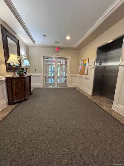 Entry Way - 622 Regency Dr, Wappinger, NY 12524 photo 4 of 6