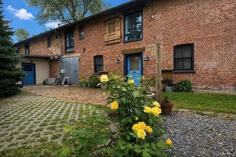 249 Grand St, Newburgh, NY 12550