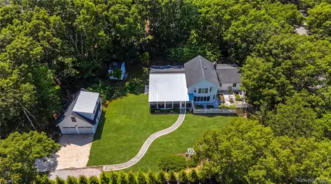 36 Breezy Dr, Sag Harbor, NY 11963