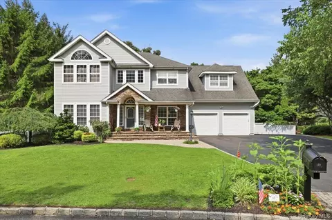 48 Province Dr, South Setauket, NY 11720
