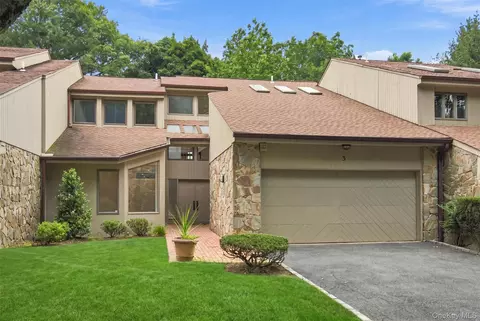 3 Willada Ln, Glen Cove, NY 11542
