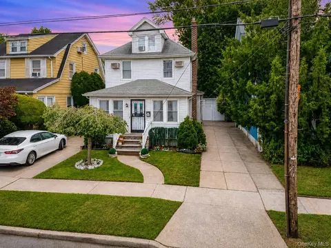 258-10 87th Rd, New York, NY 11001