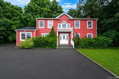 2475 Nesconset Hwy, Lake Grove, NY 11755