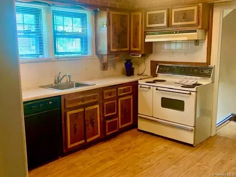 Kitchen - 330 E Devonia Ave, Mount Vernon, NY 10552 photo 1 of 2