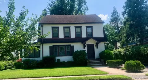 Exterior - 330 E Devonia Ave, Mount Vernon, NY 10552 photo 3 of 3
