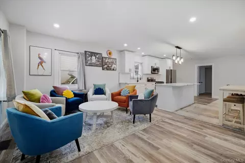 210 N Delaware Ave, Massapequa, NY 11758