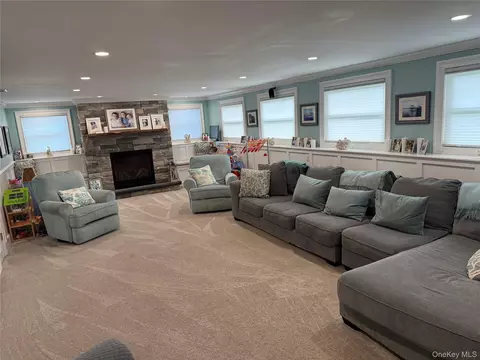 244 Ocean Ave, Massapequa Park, NY 11762