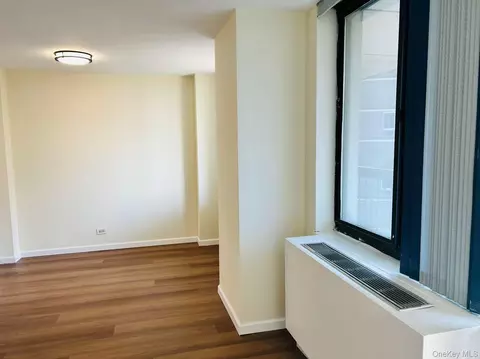 Living - 138-35 Elder Ave UNIT 9DA, New York, NY 11355 photo 5 of 5