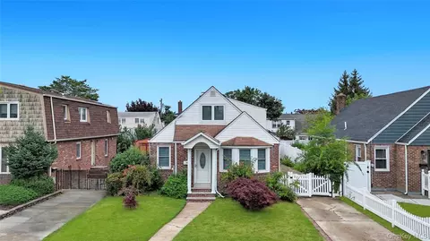 47 Fendale, Franklin Square, NY 11010