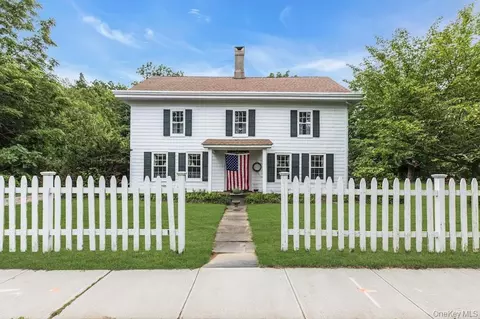 26905 Main Rd, Cutchogue, NY 11935