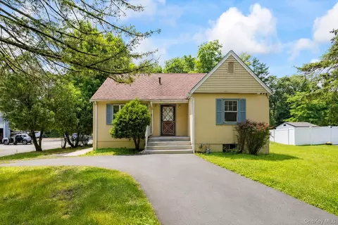 281-283 Old Haverstraw Rd, Clarkstown, NY 10920