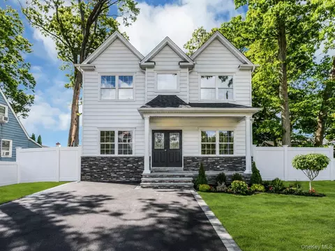 36 Michigan Ave, Massapequa, NY 11758