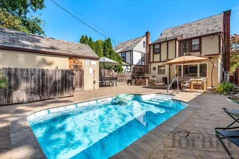 5022 Overbrook St, New York, NY 11362
