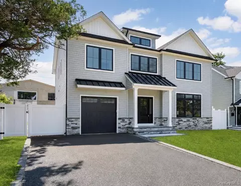 11 Forest Ln, Westbury, NY 11590
