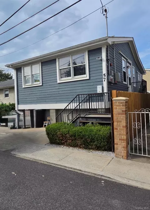 57 Waterside St, Staten Island, NY 10306