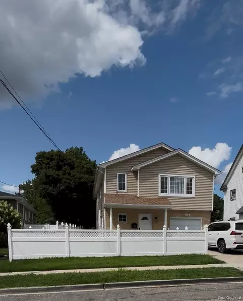 93 Peters Ave, Hempstead, NY 11550