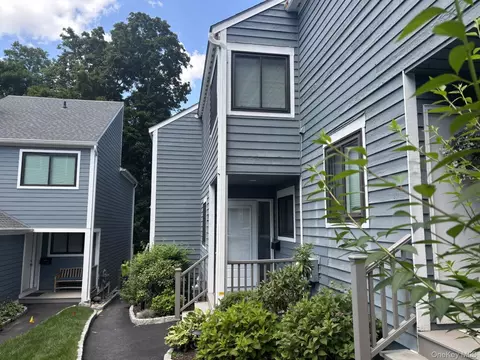 13 Timber Rdg, Mount Kisco, NY 10549