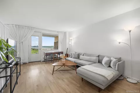 5900 Arlington Ave #10R, New York, NY 10471