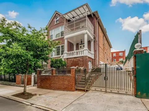 1858 Phelan Pl, New York, NY 10453