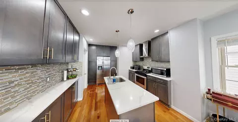 130-35 120th St, New York, NY 11420