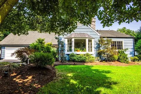 23 Wheeler Pl W, Clarkstown, NY 10994