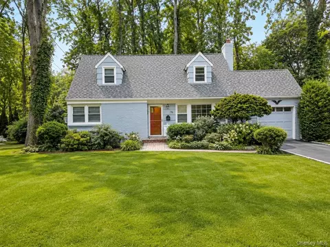 258 Steamboat Rd, North Hempstead, NY 11024