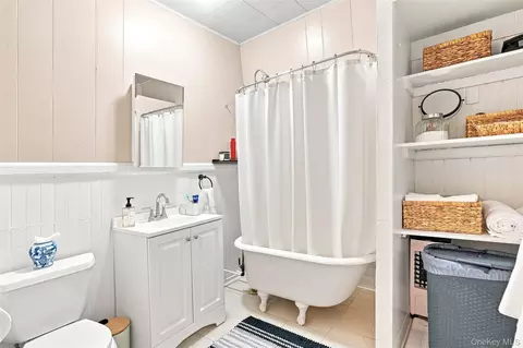 Bath - 1095 Boston Post Rd, Rye, NY 10580 photo 3 of 3