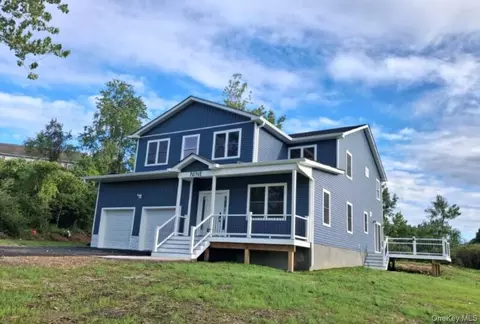 9 Bills Ln, Milton, NY 12547