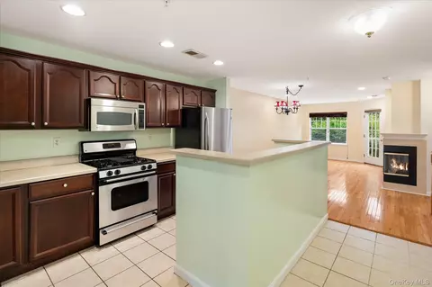 Kitchen - 414 Highridge Ct, Peekskill, NY 10566 photo 1 of 2