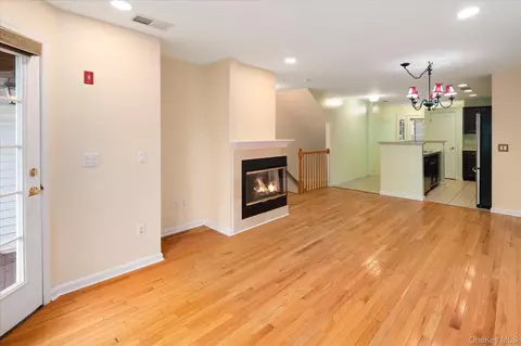 Living - 414 Highridge Ct, Peekskill, NY 10566 photo 1 of 4