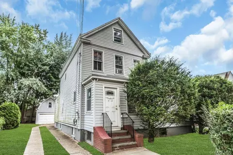 101 Emerson Ave, Floral Park, NY 11001