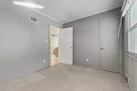 Bedroom - 4 Broadview Rd, Poughkeepsie, NY 12603 photo 2 of 7