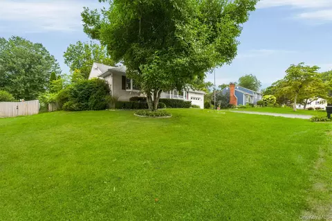 Exterior - 4 Broadview Rd, Poughkeepsie, NY 12603 photo 3 of 21