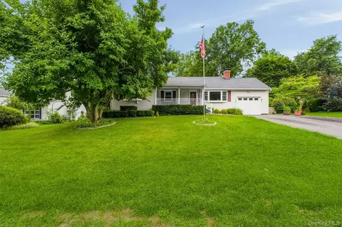 Exterior - 4 Broadview Rd, Poughkeepsie, NY 12603 photo 2 of 21